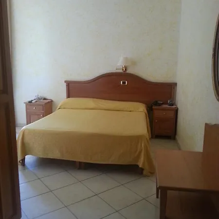 Hotel Mistef Falerna Camera foto